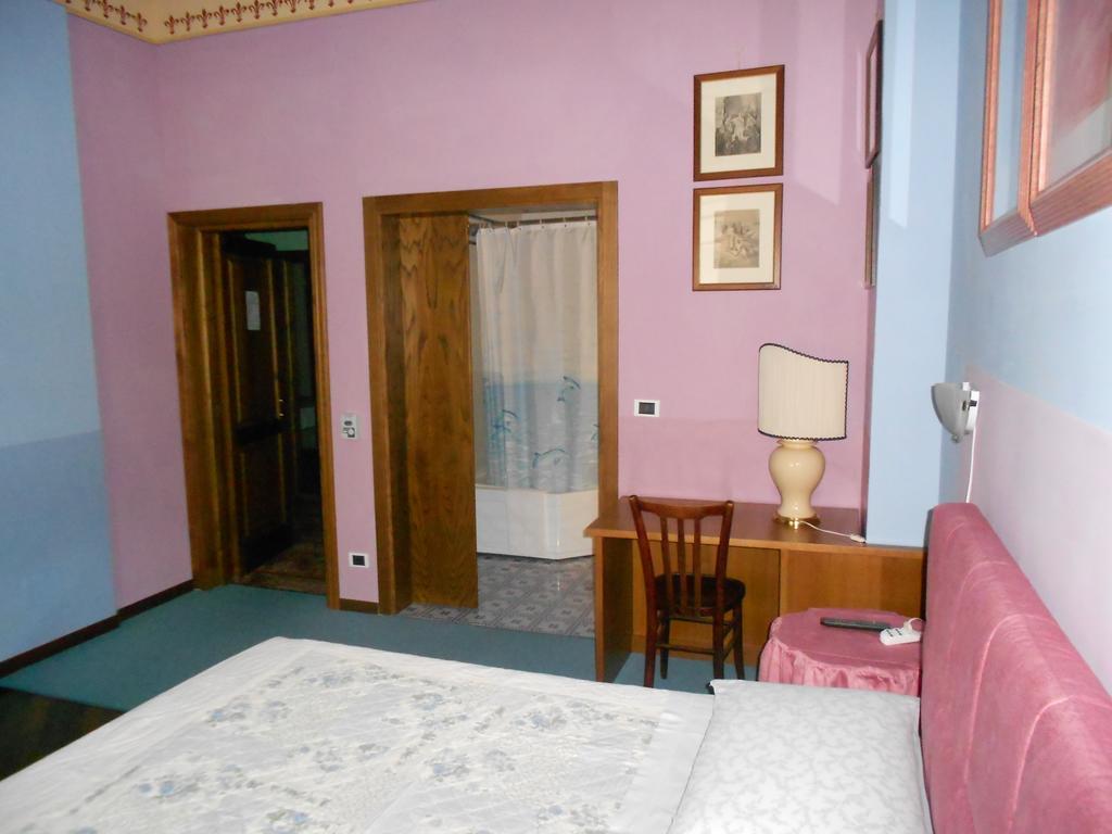 Tarussio Hotel Arezzo Kültér fotó